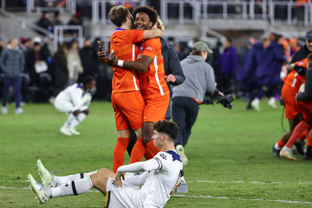 年伊瓜因加 年伊瓜因加